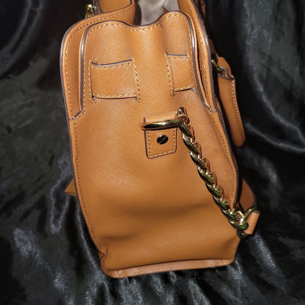 Michael  kors hand bag 👜 - Picture 5 of 15